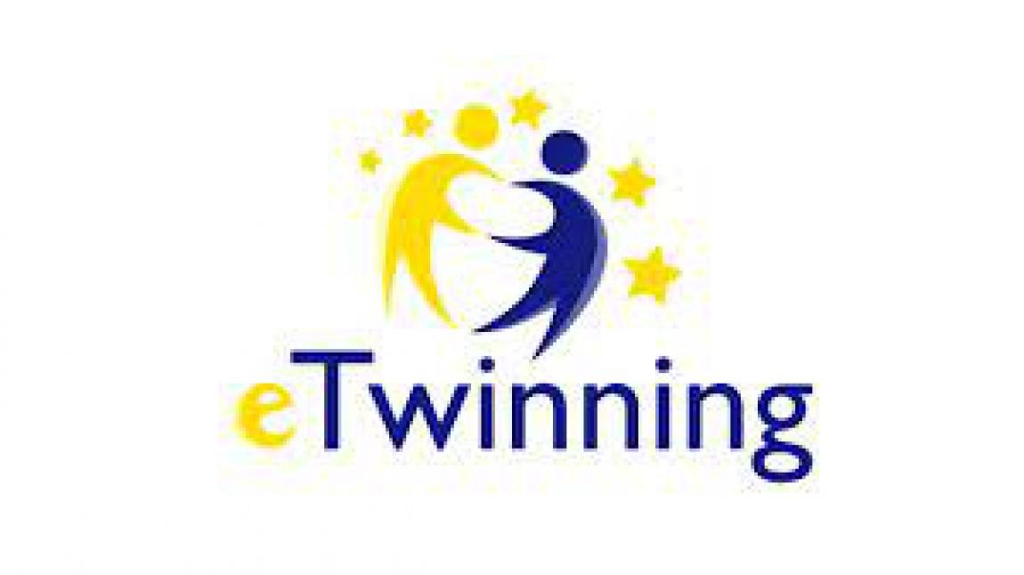 Oklumuzda E-Twinning Projesi.....